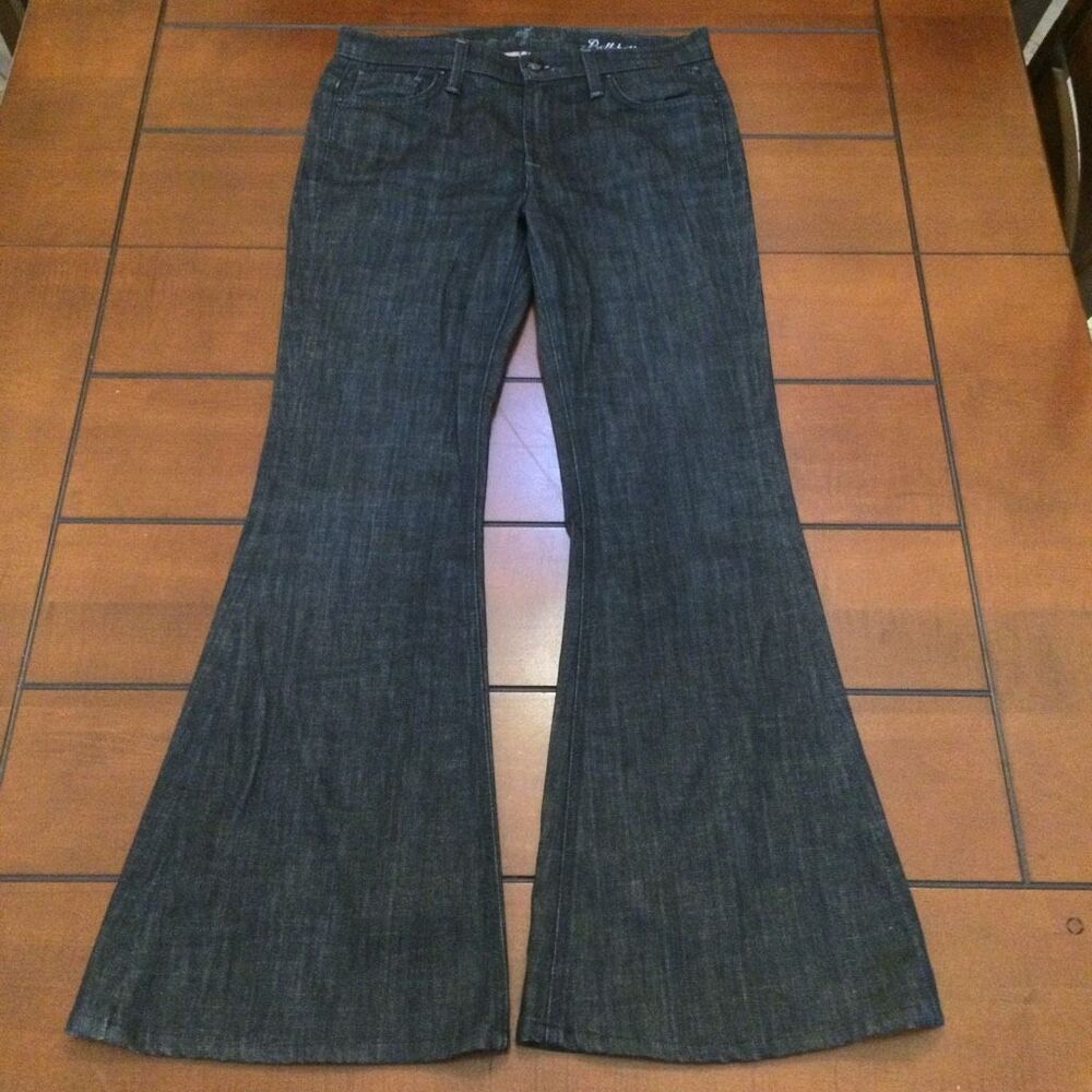 Seven for all Mankind 7fam bell bottom dark wash jeans 28